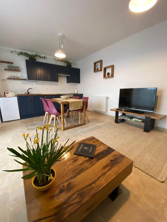 Helga'S Place Premium 1 Bedroom Condo Cluj-Napoca Eksteriør billede
